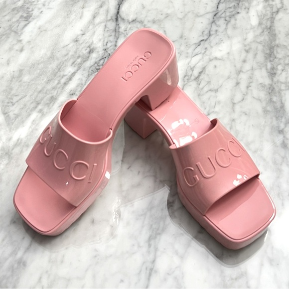 Authentic GUCCI
Pink Rubber Slide Heeled Sandals bloggers favorite - Picture 11 of 16